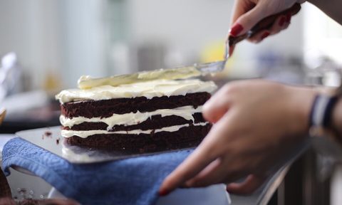 best cake spatulas spatula woman spreading icing