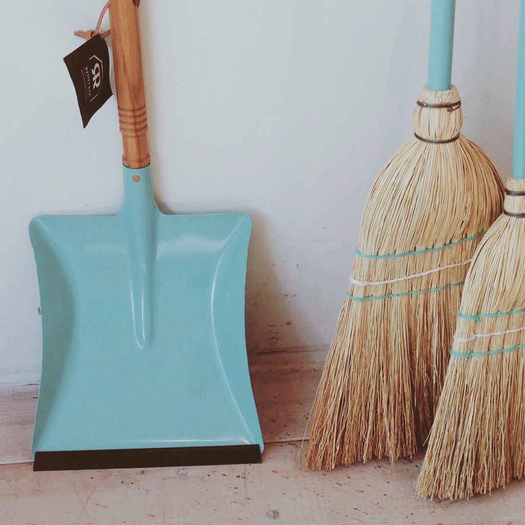 Broom and dust pan