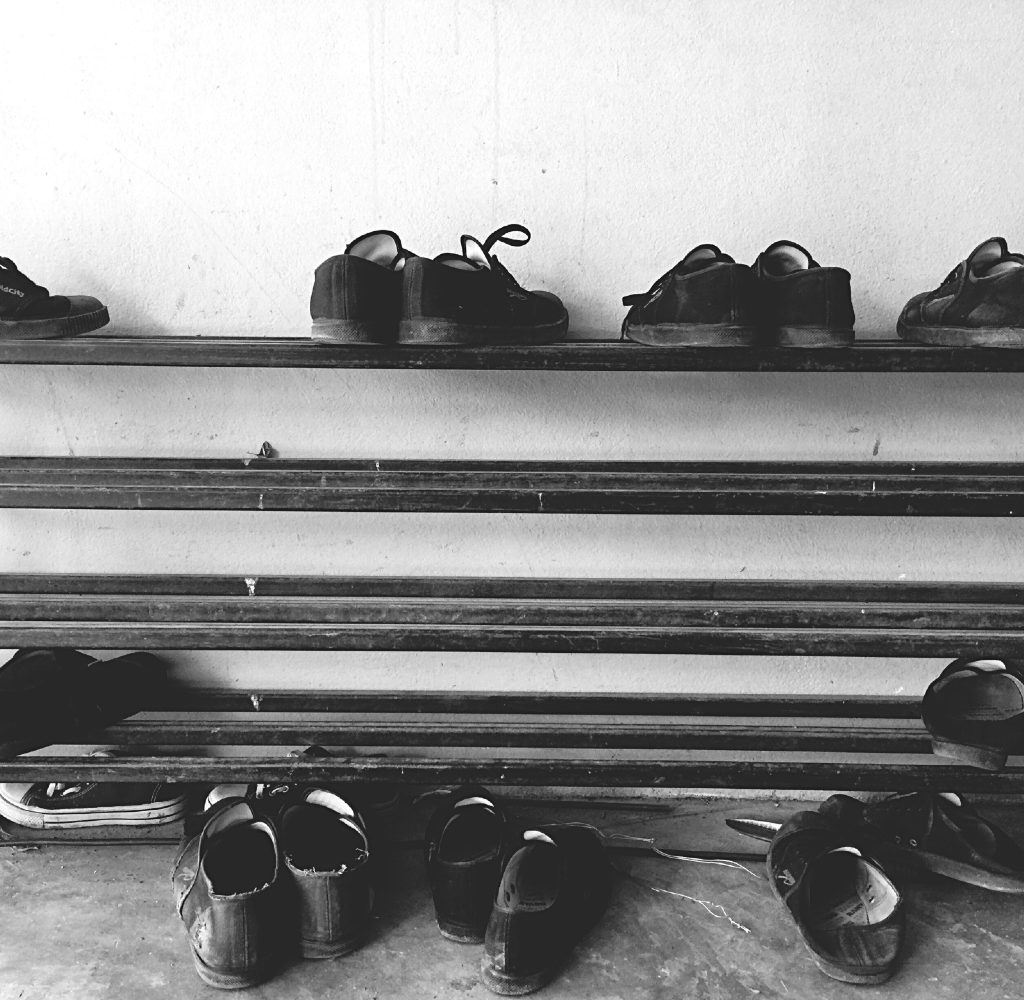 wall-of-shelves-with-shoes