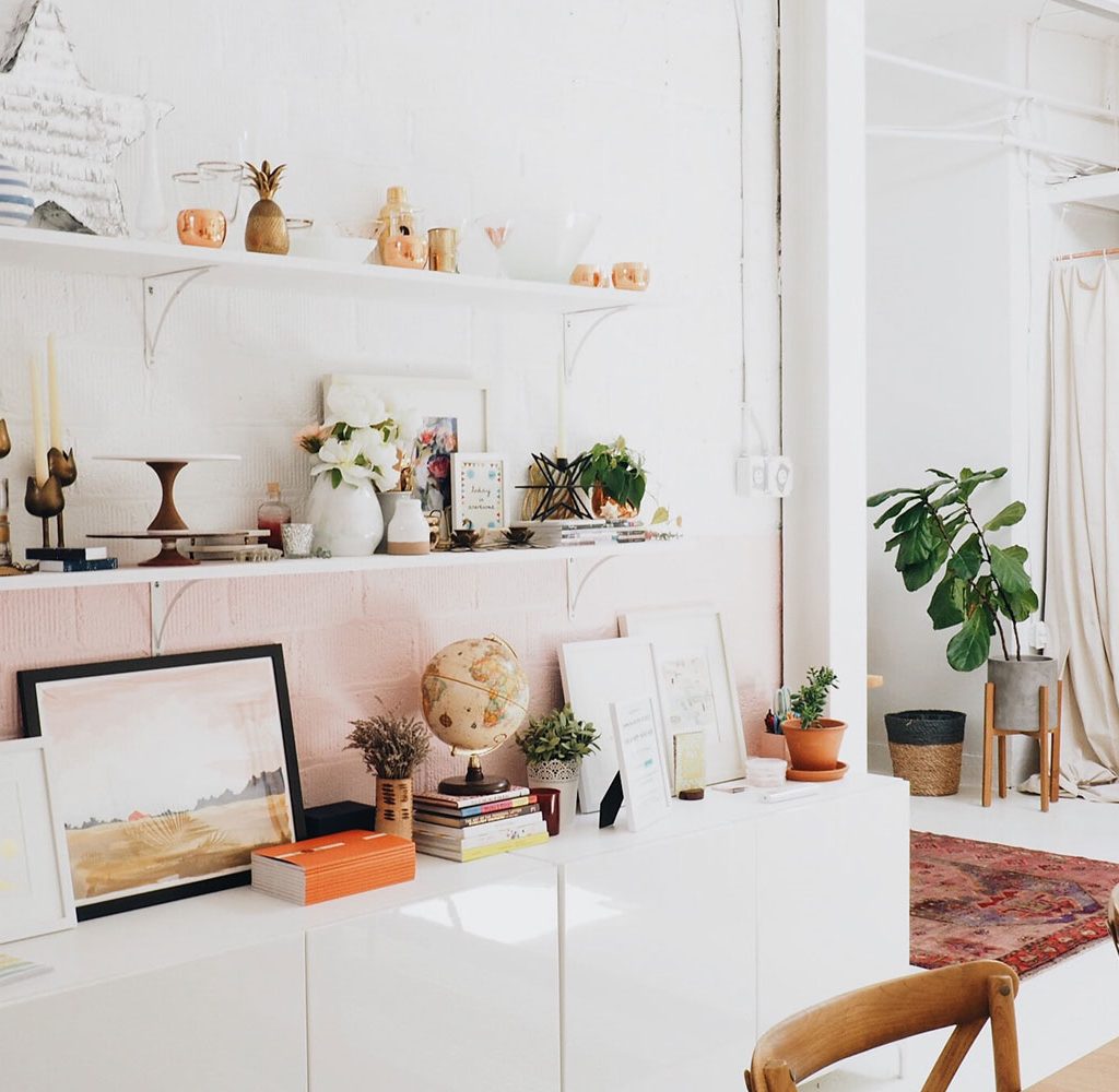 Decor and plants in a white modern house