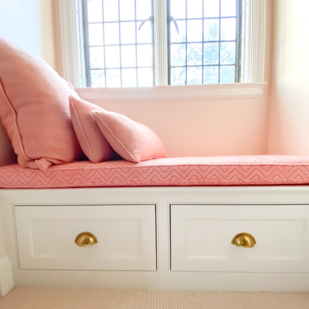 Home bench with drawers