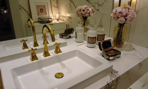 Bathroom sink with accessories