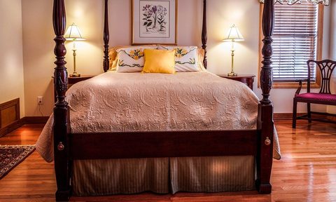 Four poster bed