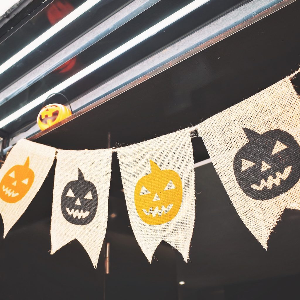 Halloween banner decoration with pumpkins