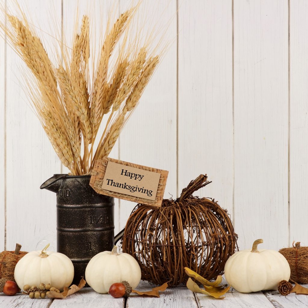 fall decor for thanksgiving with pumpkins