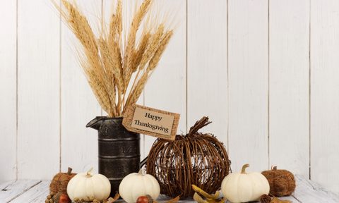 fall decor for thanksgiving with pumpkins