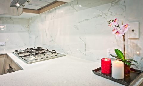 under cabinet lighting in kitchen