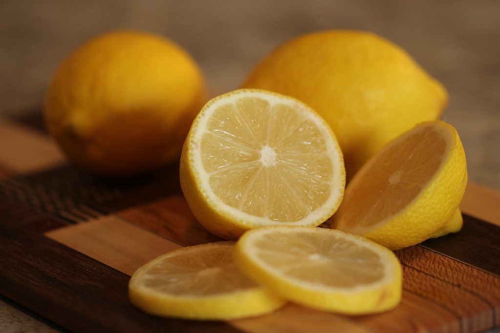 Lemons for citrus smell