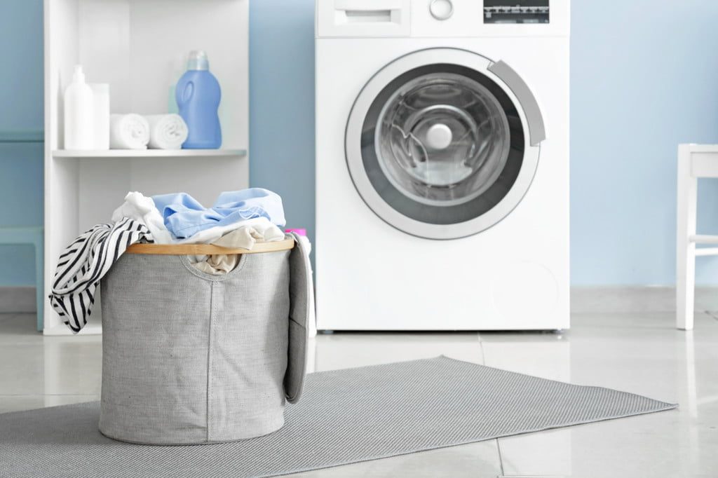 Pop-up laundry hamper