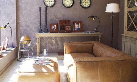 retro couch and side table