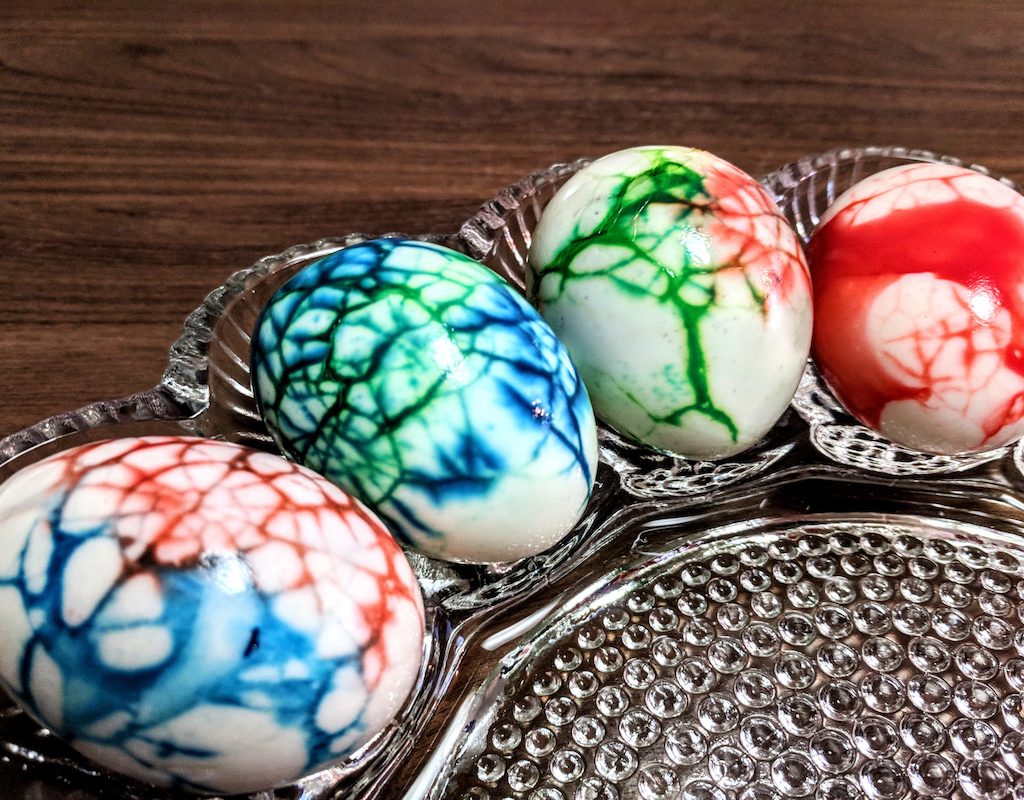 marbling Easter eggs