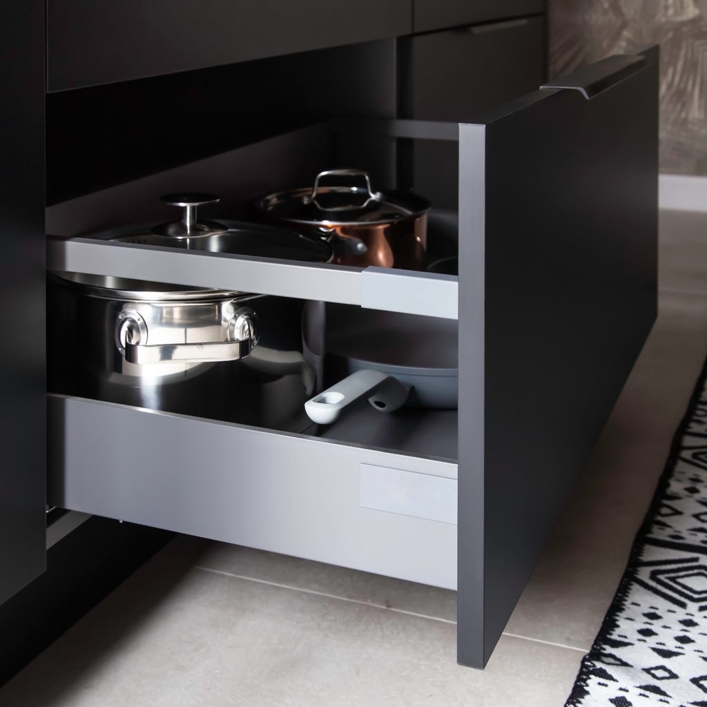 Drawer with appliance storage