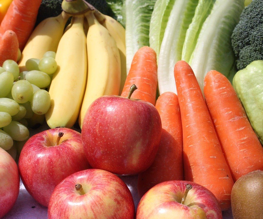 fruits and vegetables grouped together