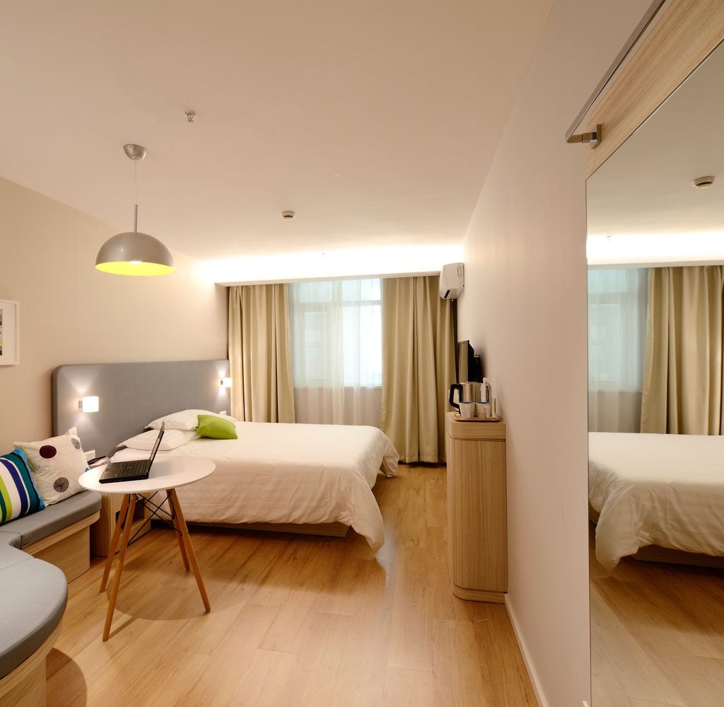 A clean and well staged bedroom.