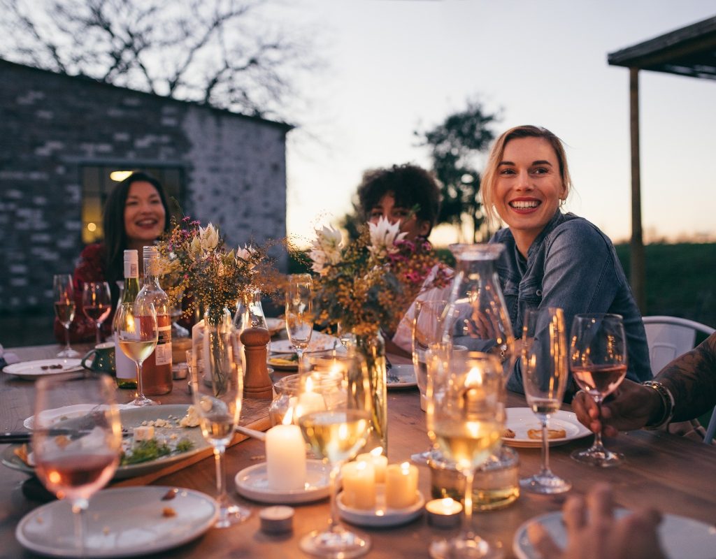 summer dinner party at night