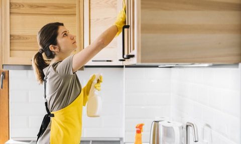cleaning kitchen cabinets 2 resized