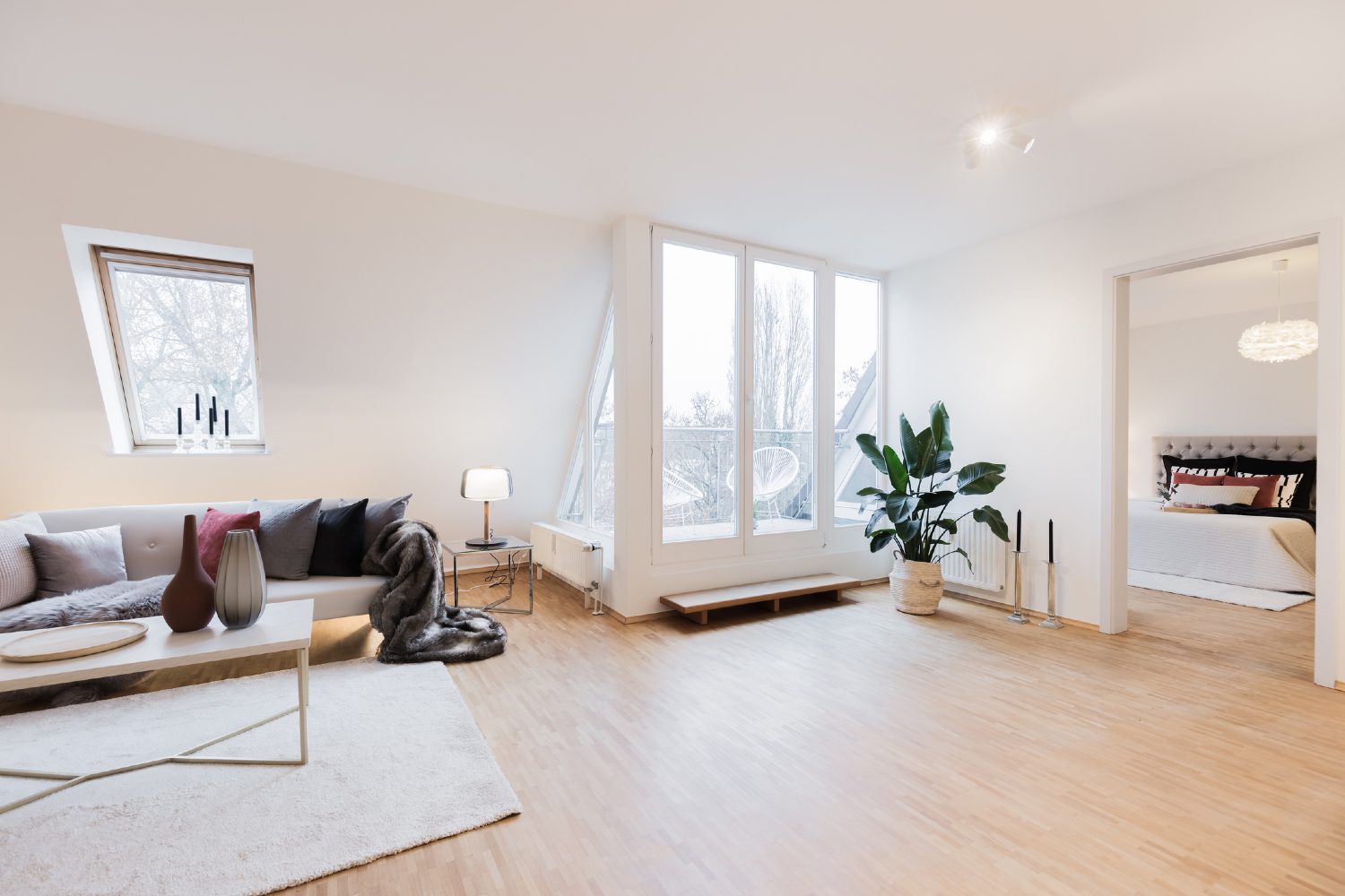 How to fill empty living room corners without looking like you're trying  too hard | 21Oak, image size:1500x1000