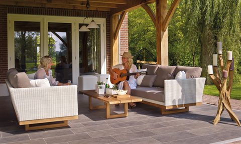 choose patio furniture that will last pexels photo 238385