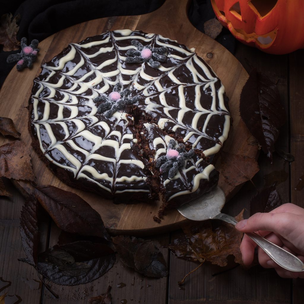 Spiderweb cake