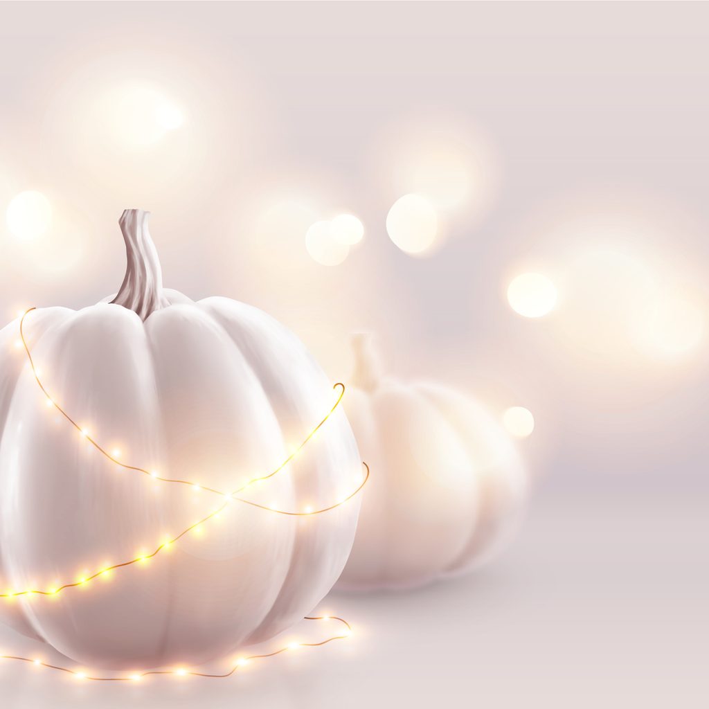 White pumpkins lights