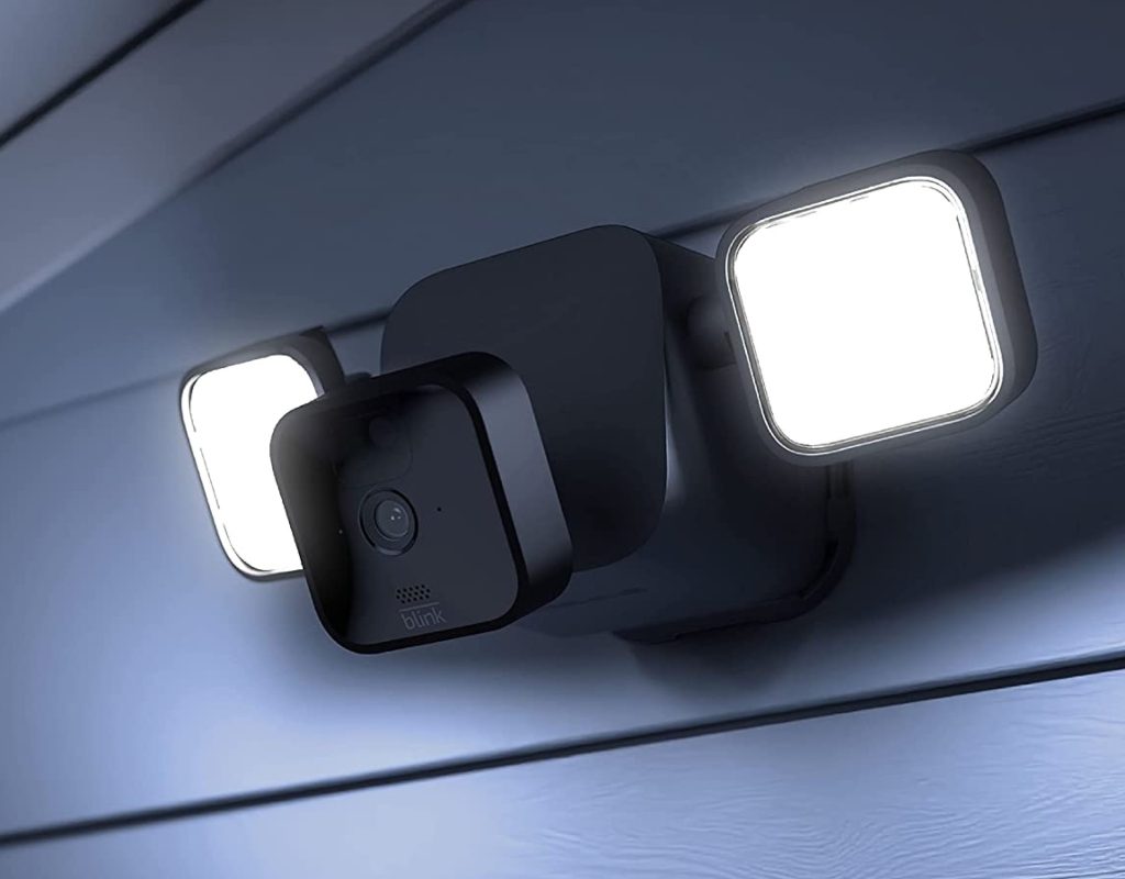 amazon blink exterior home security camera and floodlight