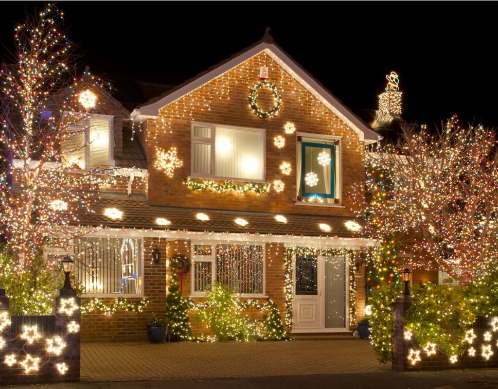 House decorated for Christmas