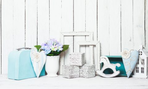 Rustic nursery decorations.