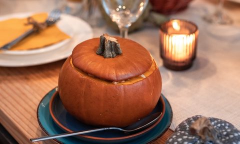 decor for high style low budget thanksgiving table walmart october 2021  by rodnae productions pexels