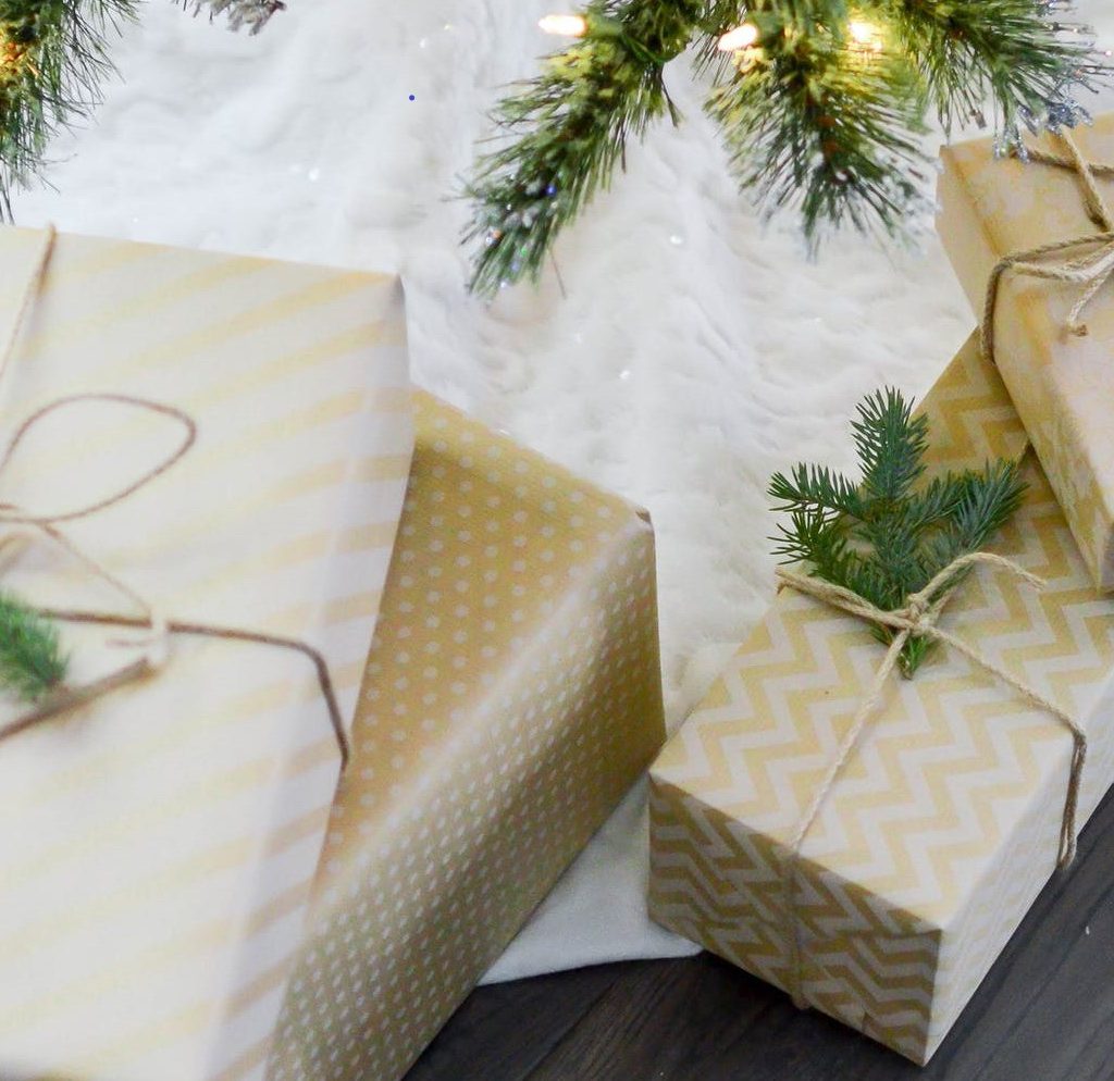 Christmas tree and presents