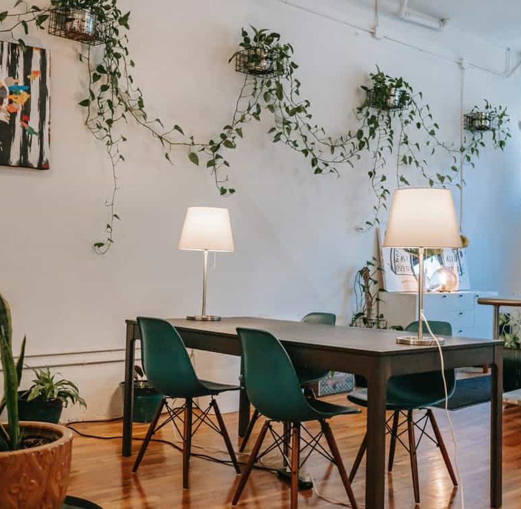 Cottagecore dining room.