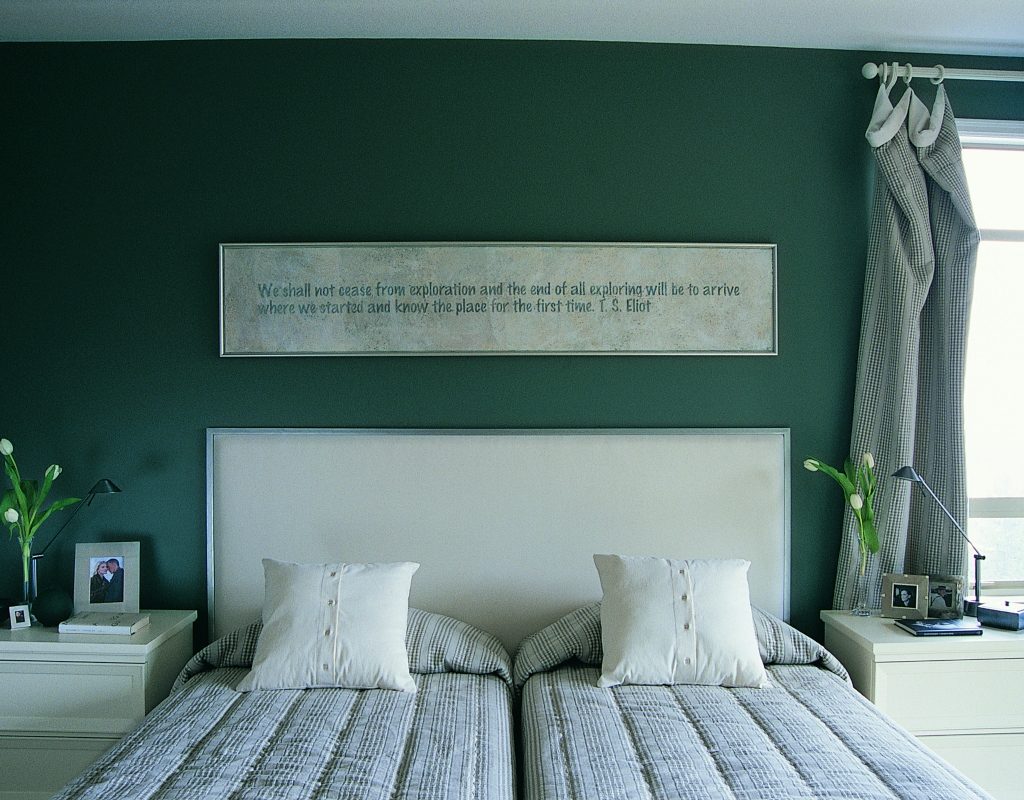 emerald green bedroom walls with win beds