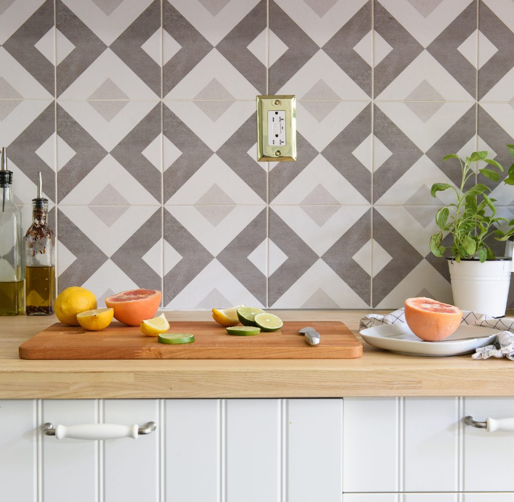 Patterned kitchen backsplash.