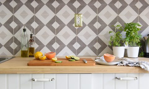 Patterned kitchen backsplash.