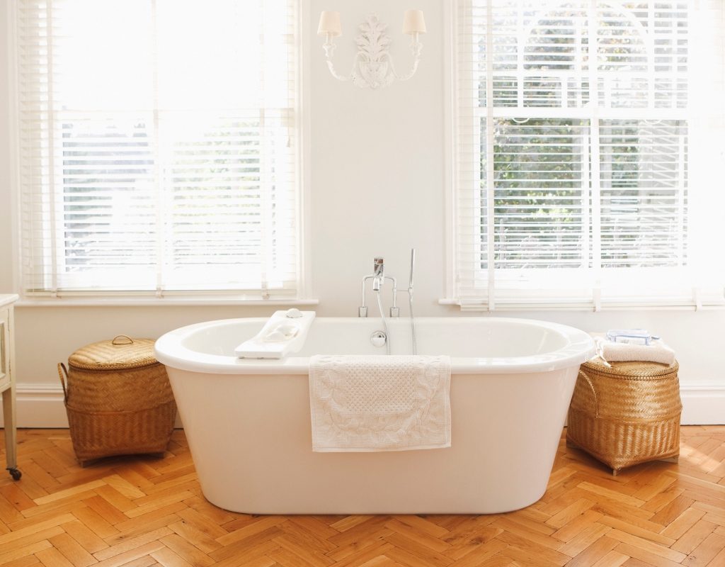 large tub in modern bathroom design