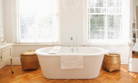 large tub in modern bathroom design