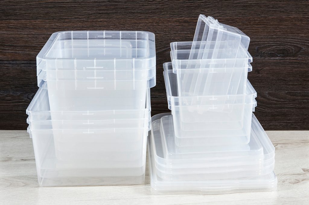 clear plastic storage containers