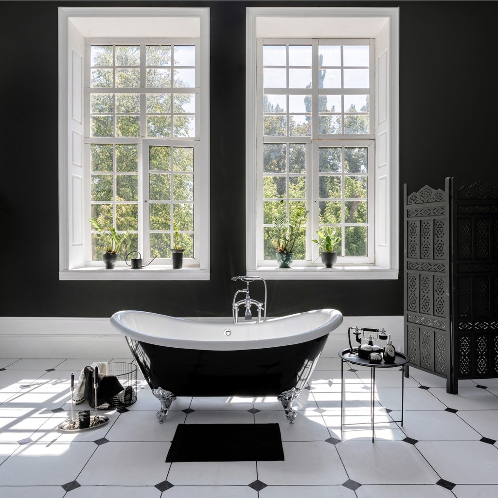 Modern black and white bathroom