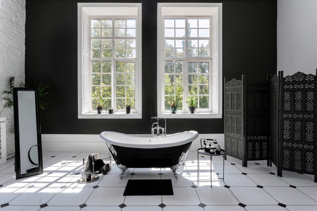 Modern black and white bathroom.