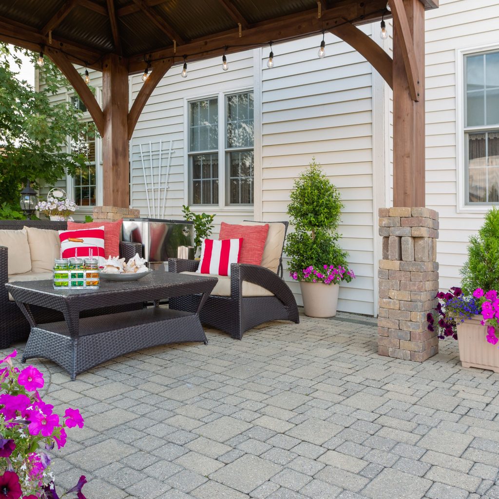 Paver patio with outdoor furniture