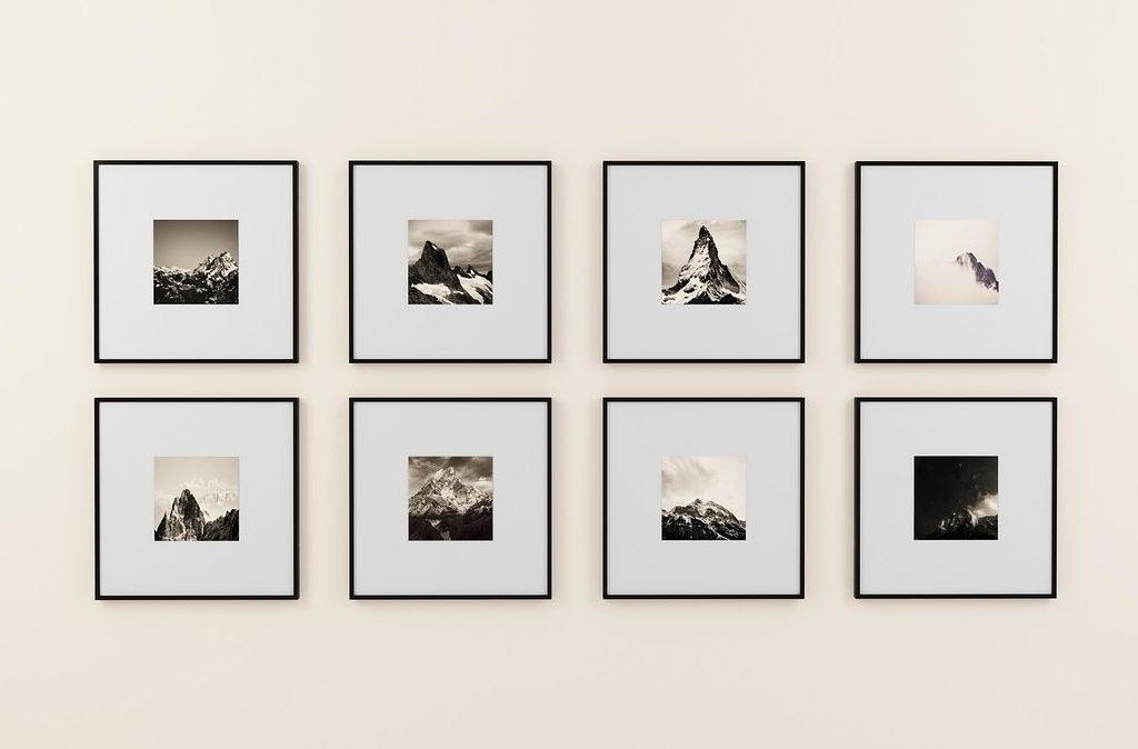 gallery wall art with black and white photos