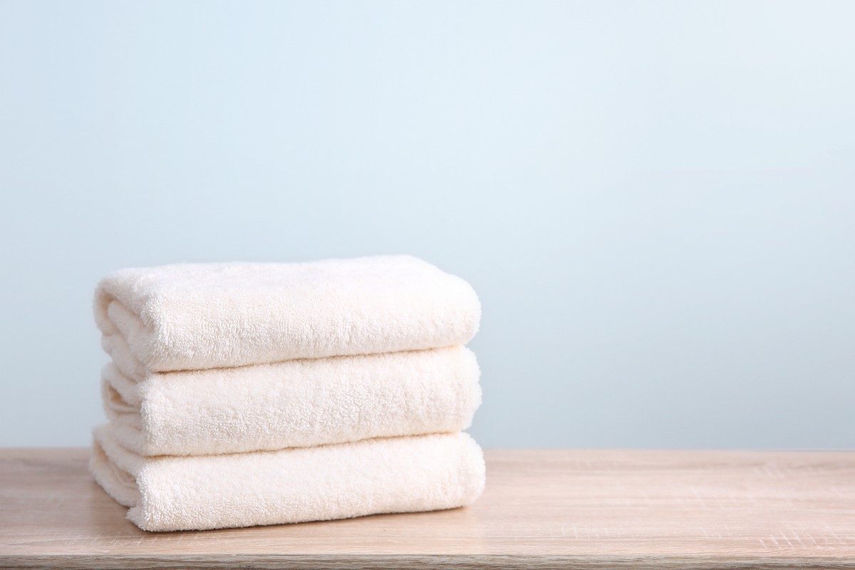 best white hand towel