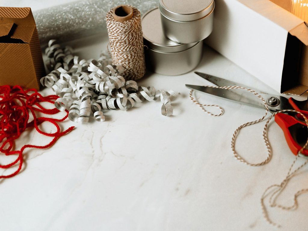 Gift wrapping station