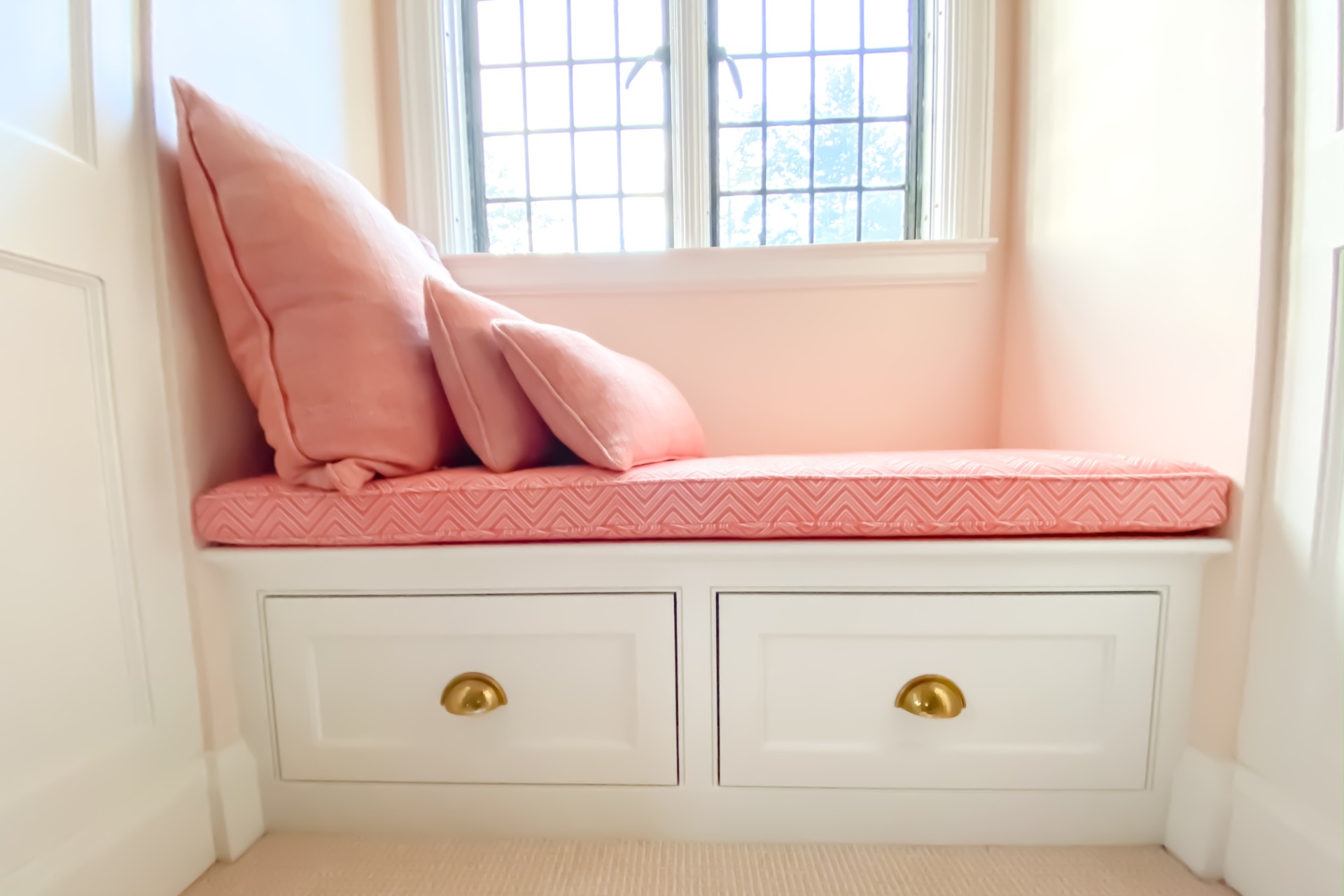 Home bench with drawers