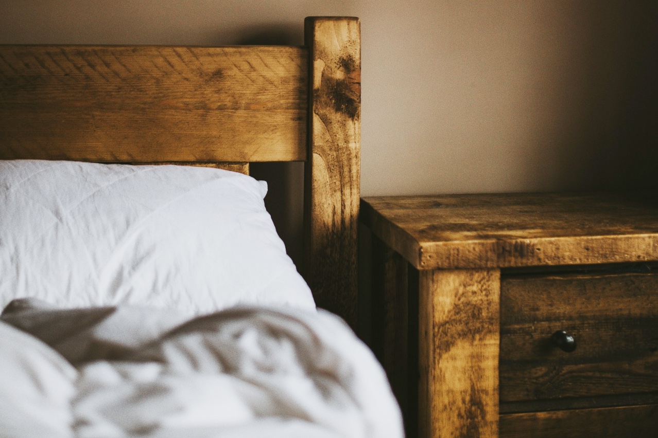 rustic bedroom furniture