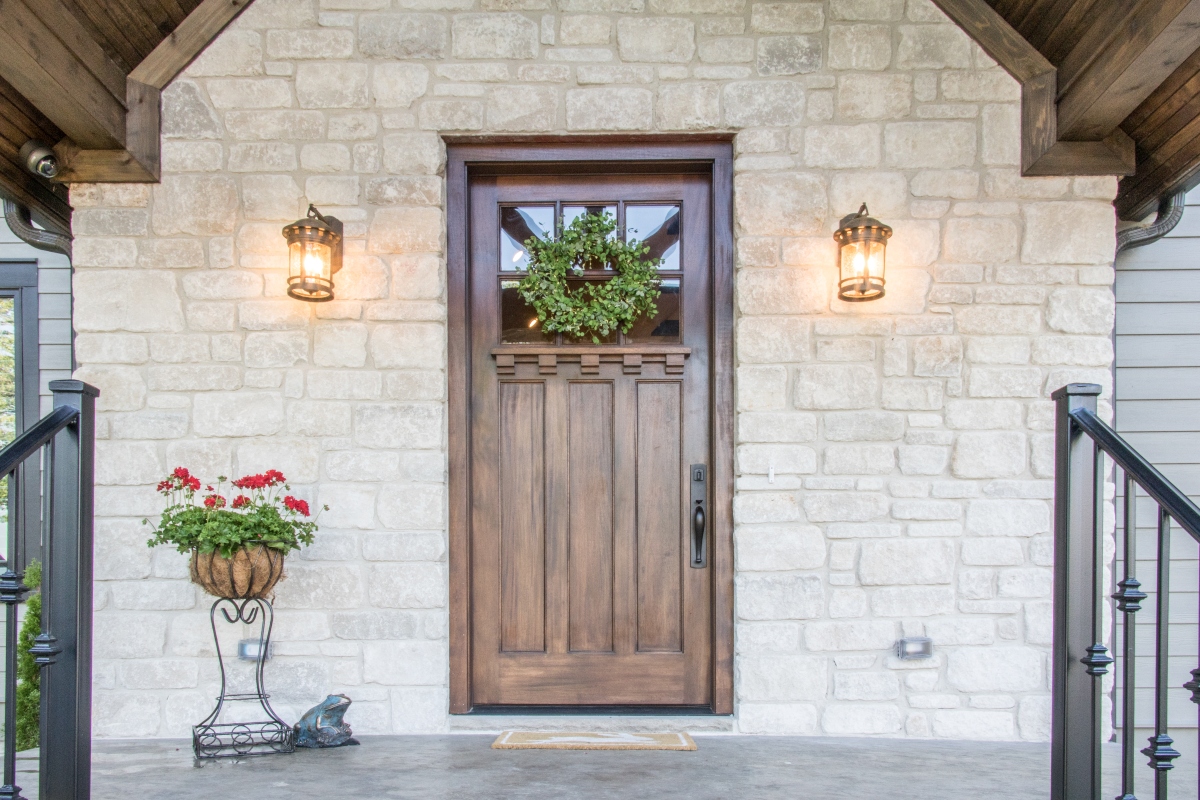Front porch with wall lantern lighting