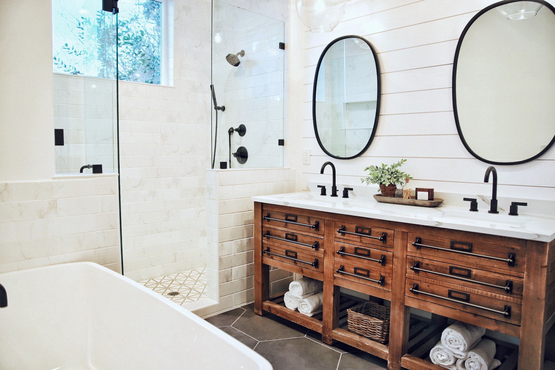 farmhouse style bath