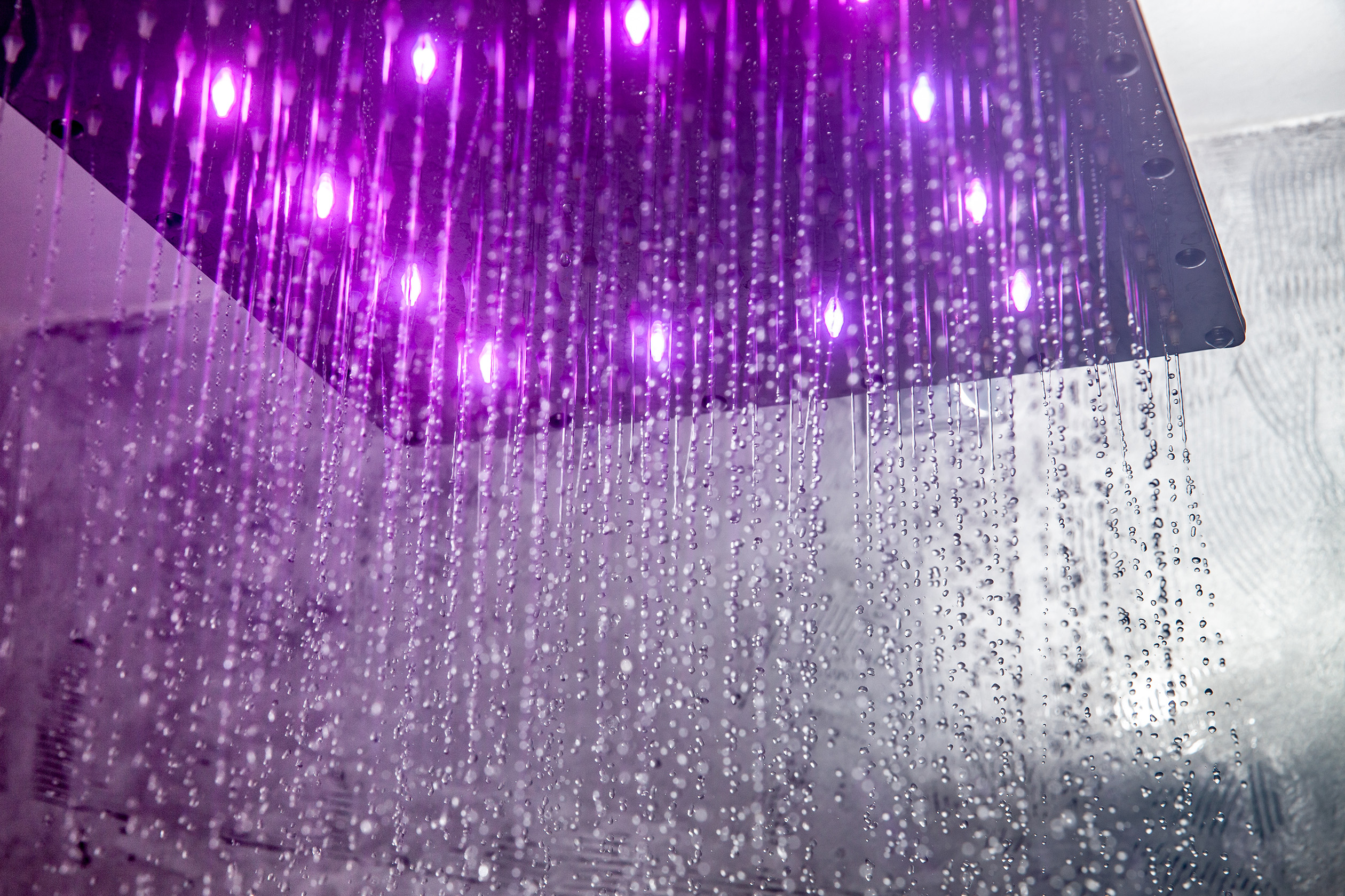 Rainfall Showerhead with chromotherapy lights