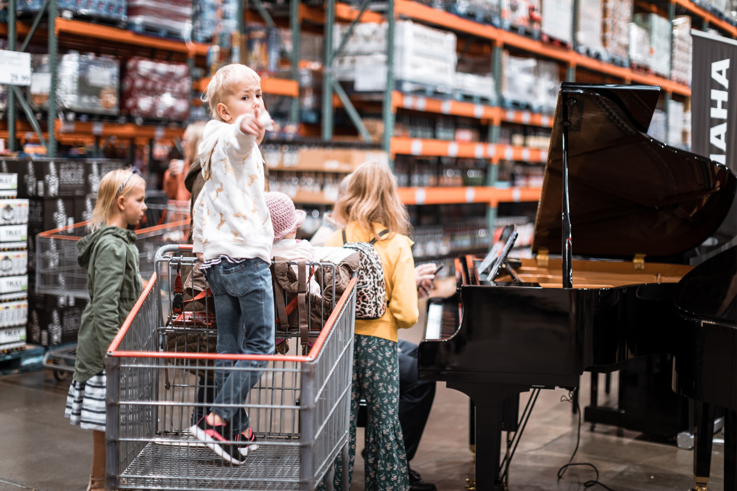 kids at costco in grocery store