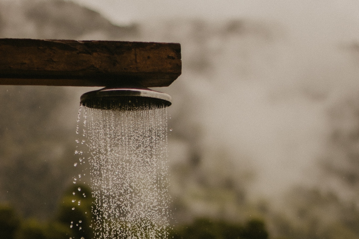 Outdoor rain shower head