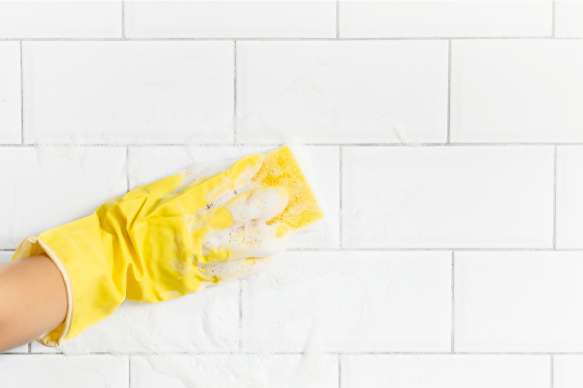 hand scrubbing tile